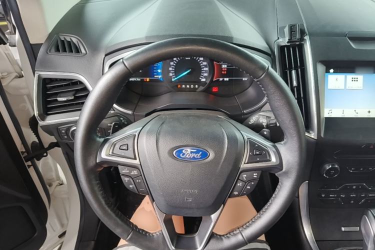 Used Ford Edge 2017 EcoBoost 245 Four-Wheel Drive Sporty 7-Seater Steering Wheel