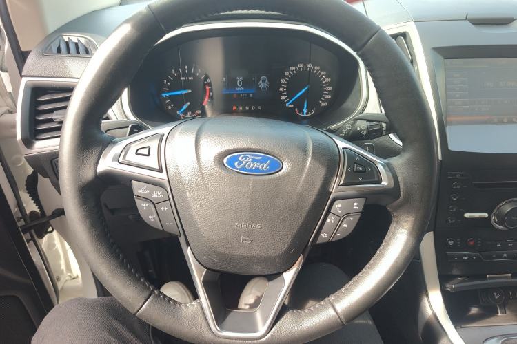 Used Ford Edge 2017 EcoBoost 245 Two-Drive Platinum Edition 5 Seats Steering Wheel