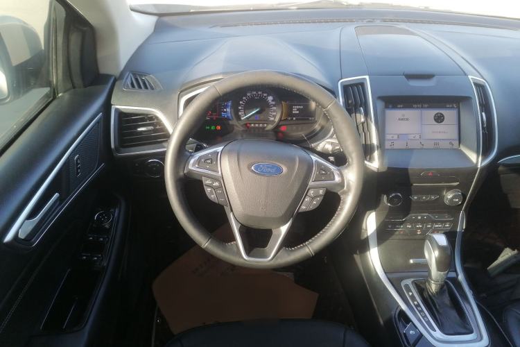 Used Ford Edge 2017 EcoBoost 245 Two-Wheel-Drive Sporty 7-Seater Steering Wheel