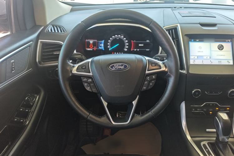 Used Ford Edge 2017 EcoBoost 245 Two-Wheel-Drive Sporty 7-Seater Steering Wheel