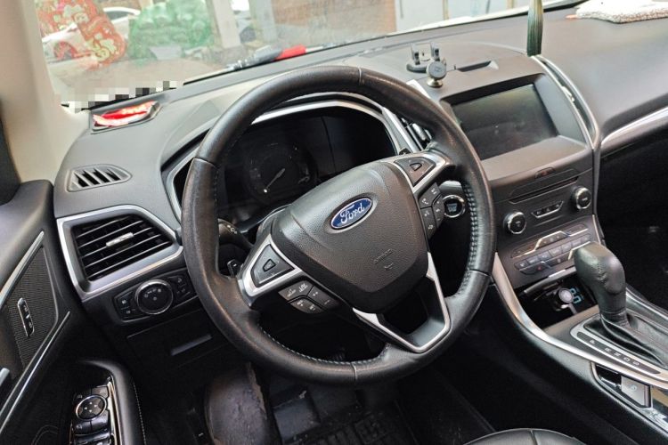 Used Ford Edge 2017 EcoBoost 245 Four-Wheel Drive Sporty 7-Seater Steering Wheel