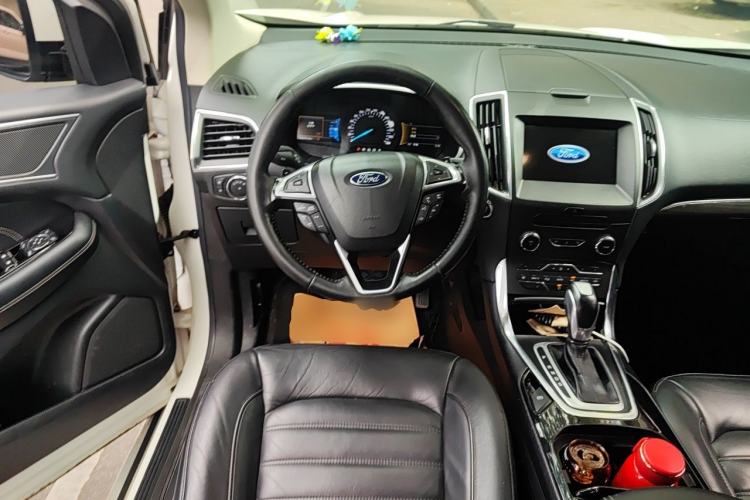 Used Ford Edge 2017 EcoBoost 245 Four-Wheel Drive Sporty 7-Seater Steering Wheel