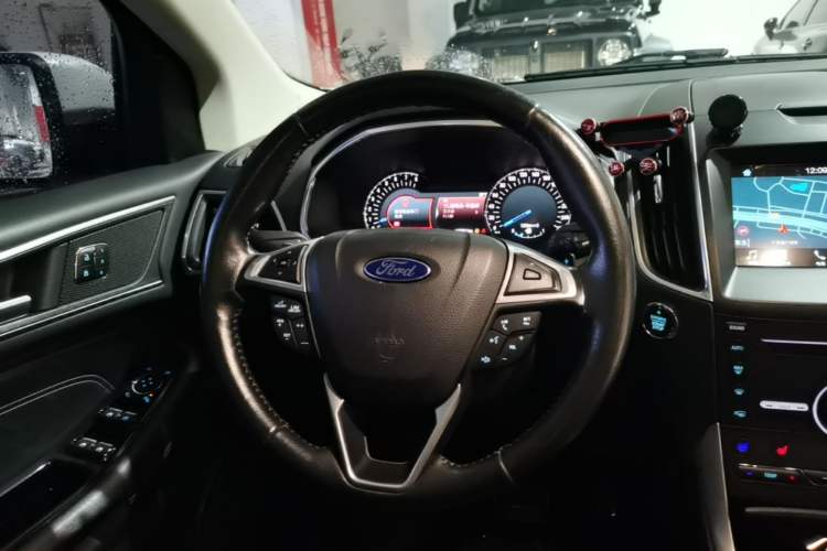 Used Ford Edge 2017 EcoBoost 245 Four-Wheel-Drive Flagship 7-Seater Steering Wheel