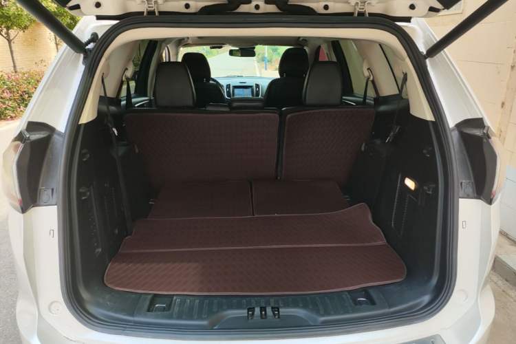 Used Ford Edge 2017 EcoBoost 245 Four-Wheel-Drive Flagship 7-Seater Trunk
