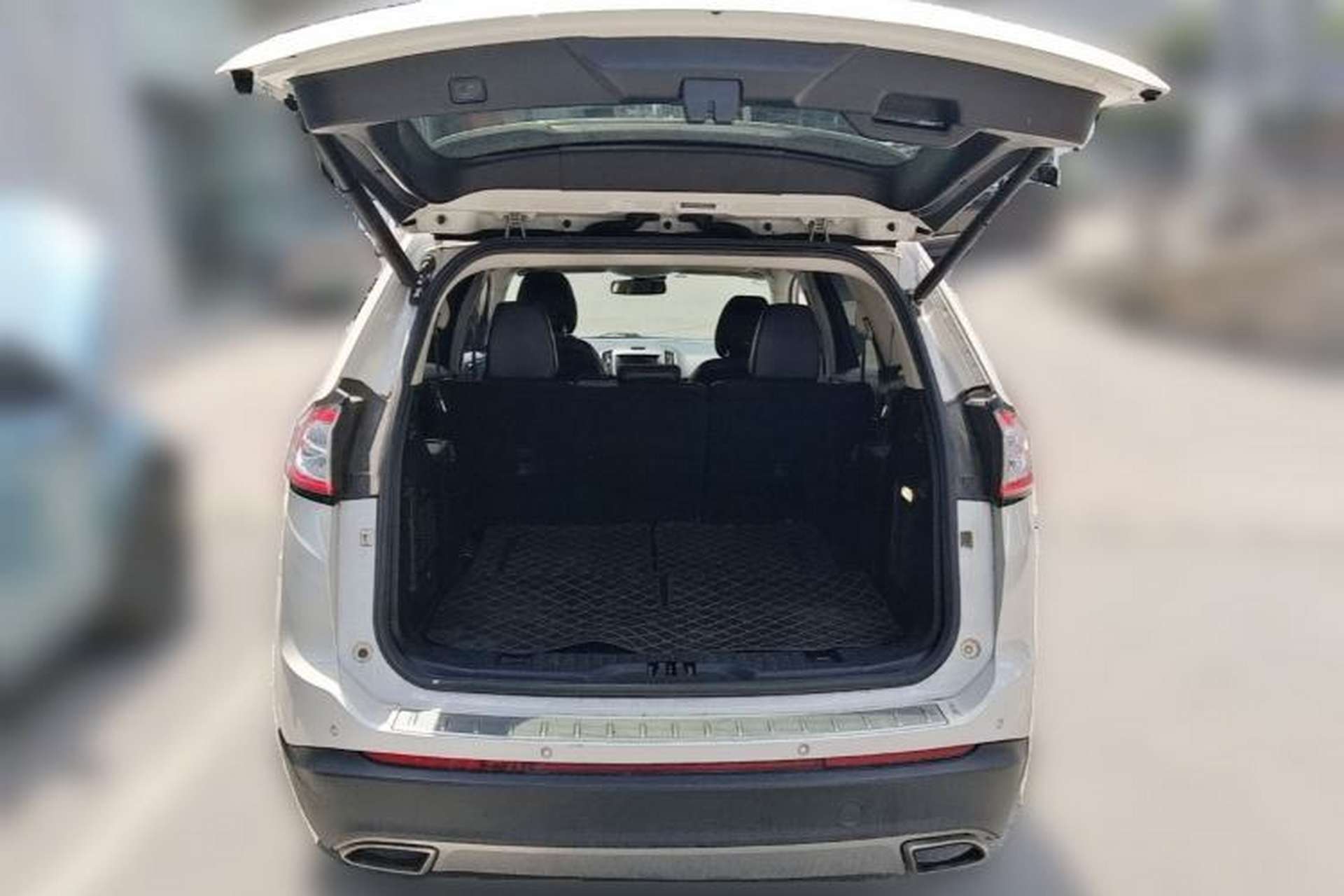 Used Ford Edge 2017 EcoBoost 245 Two-Wheel-Drive Sporty 7-Seater Trunk