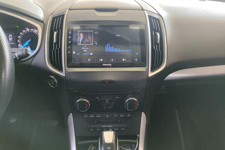 Used Ford Edge 2018 EcoBoost 245 Two-Wheel-Drive Platinum Edition 7-Seater China V Emission Standard Audio And AC Panel