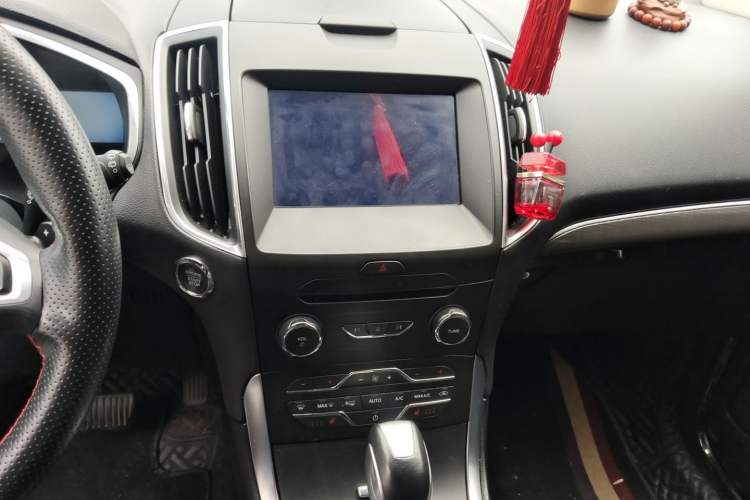Used Ford Edge 2018 EcoBoost 245 Two-Wheel-Drive Titanium 7-Seater China V Standard Audio And AC Panel