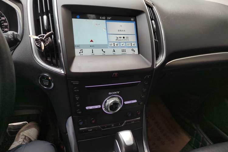 Used Ford Edge 2018 EcoBoost 245 Four-Wheel Drive Titanium 7-Seater Audio And AC Panel