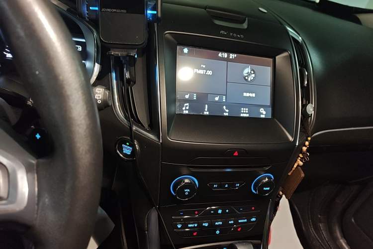 Used Ford Edge 2018 EcoBoost 245 Two-Wheel-Drive Titanium 7-Seater China V Standard Audio And AC Panel