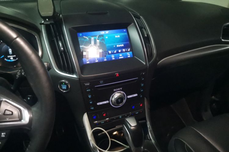 Used Ford Edge 2018 EcoBoost 245 Four-Wheel Drive Titanium 7-Seater Audio And AC Panel