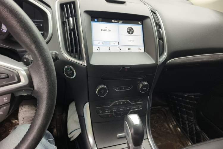 Used Ford Edge 2018 EcoBoost 245 Two-Wheel-Drive Titanium 7-Seater China V Standard Audio And AC Panel