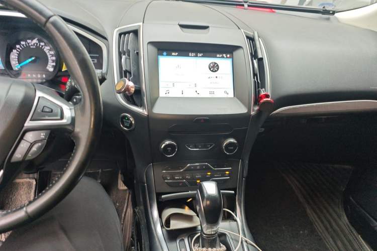 Used Ford Edge 2018 EcoBoost 245 Two-Wheel-Drive Titanium 7-Seater China V Standard Audio And AC Panel