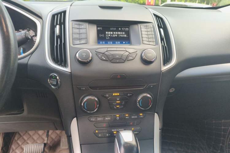 Used Ford Edge 2018 EcoBoost 245 Two-Wheel-Drive Platinum Edition 7-Seater China V Emission Standard Audio And AC Panel