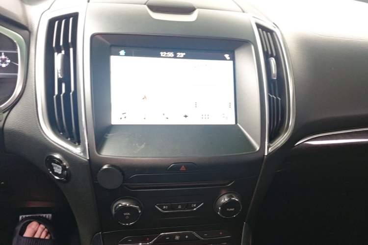 Used Ford Edge 2018 EcoBoost 245 Four-Wheel Drive Titanium 7-Seater Audio And AC Panel