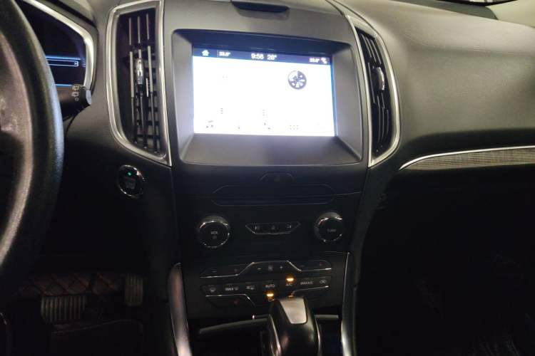 Used Ford Edge 2018 EcoBoost 245 Two-Wheel-Drive Titanium 7-Seater China V Standard Audio And AC Panel