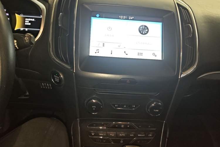 Used Ford Edge 2018 EcoBoost 245 Two-Wheel-Drive Titanium 7-Seater China V Standard Audio And AC Panel