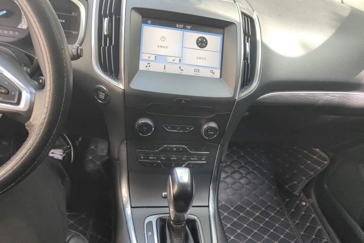 Used Ford Edge 2018 EcoBoost 245 Two-Wheel-Drive Titanium 7-Seater China V Standard Audio And AC Panel