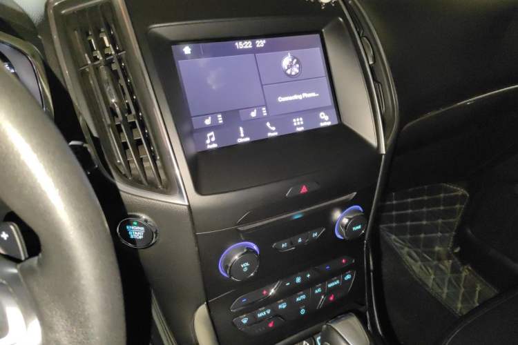 Used Ford Edge 2018 EcoBoost 245 Two-Wheel-Drive Titanium 7-Seater China VI Standard Audio And AC Panel