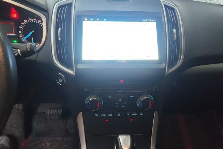 Used Ford Edge 2018 Facelifted EcoBoost 245 Two-Wheel-Drive Platinum Edition 5 Seats China V Emission Standard Audio And AC Panel