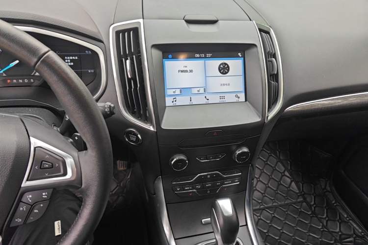 Used Ford Edge 2018 EcoBoost 245 Two-Wheel-Drive Titanium 7-Seater China V Standard Audio And AC Panel