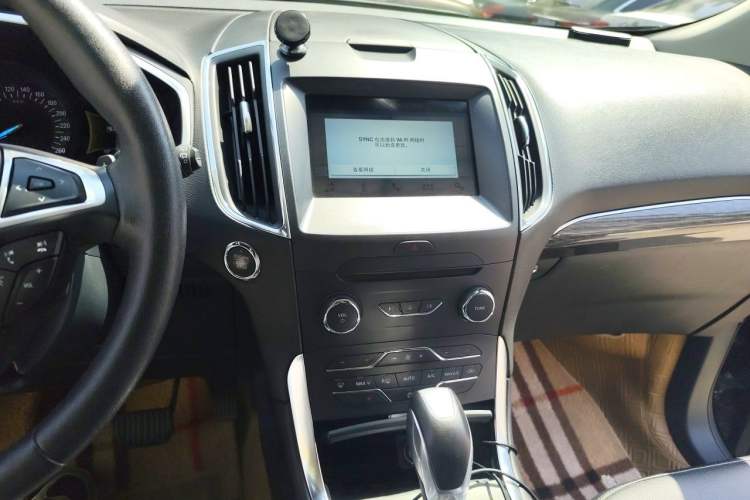 Used Ford Edge 2018 EcoBoost 245 Two-Wheel-Drive Titanium 7-Seater China VI Standard Audio And AC Panel