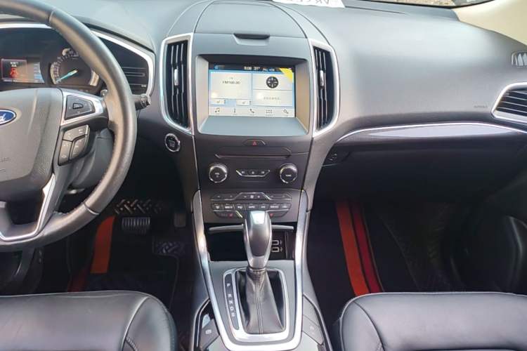 Used Ford Edge 2018 EcoBoost 245 Two-Wheel-Drive Titanium 7-Seater China V Standard Audio And AC Panel