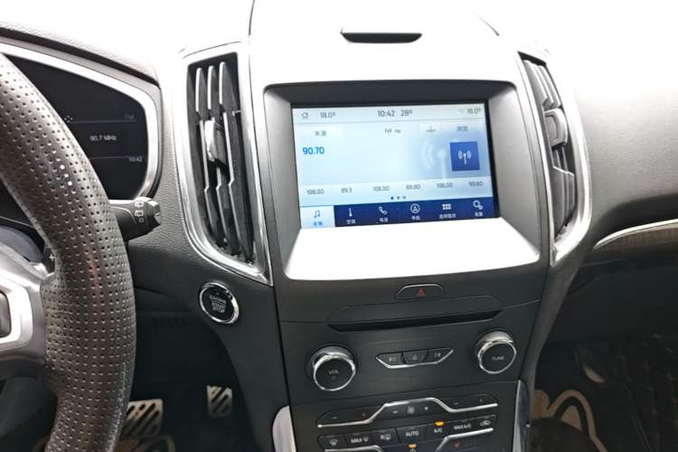 Used Ford Edge 2018 EcoBoost 245 Two-Wheel-Drive Titanium 7-Seater China V Standard Audio And AC Panel