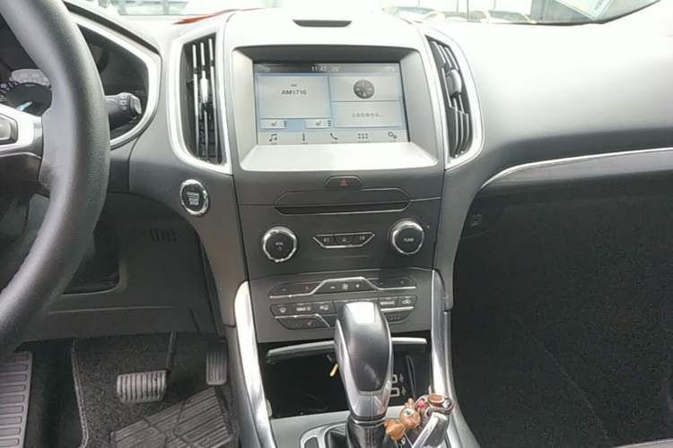 Used Ford Edge 2018 EcoBoost 245 Two-Wheel-Drive Titanium 7-Seater China V Standard Audio And AC Panel