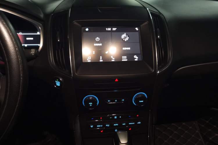 Used Ford Edge 2018 EcoBoost 245 Two-Wheel-Drive Titanium 7-Seater China V Standard Audio And AC Panel