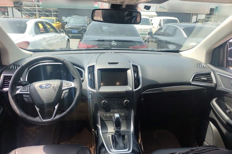 Used Ford Edge 2018 EcoBoost 245 Two-Wheel-Drive Titanium 7-Seater China V Standard Center Console