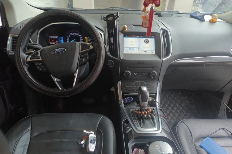 Used Ford Edge 2018 EcoBoost 245 Two-Wheel-Drive Titanium 7-Seater China V Standard Center Console