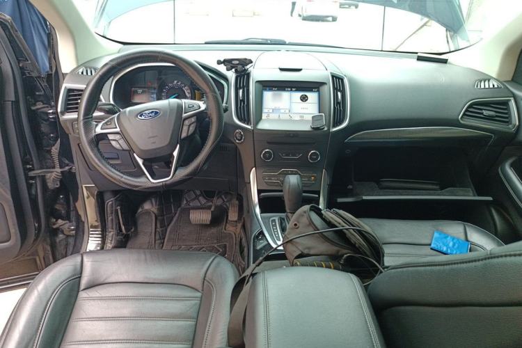 Used Ford Edge 2018 EcoBoost 245 Two-Wheel-Drive Titanium 7-Seater China V Standard Center Console