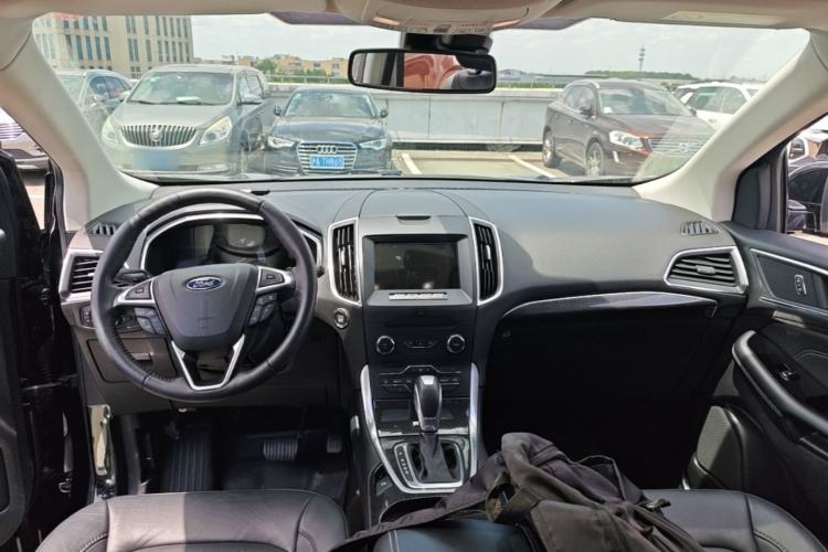 Used Ford Edge 2018 EcoBoost 245 Two-Wheel-Drive Titanium 7-Seater China V Standard Center Console