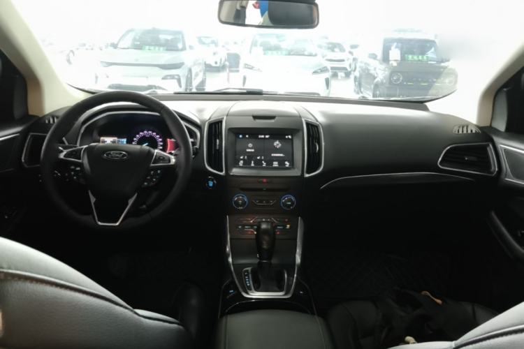 Used Ford Edge 2018 EcoBoost 245 Two-Wheel-Drive Titanium 7-Seater China V Standard Center Console