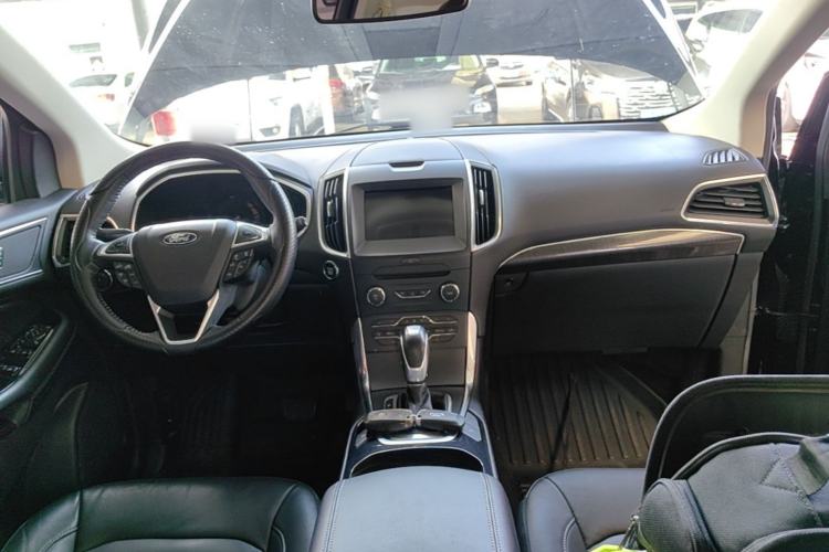 Used Ford Edge 2018 EcoBoost 245 Two-Wheel-Drive Titanium 7-Seater China V Standard Center Console