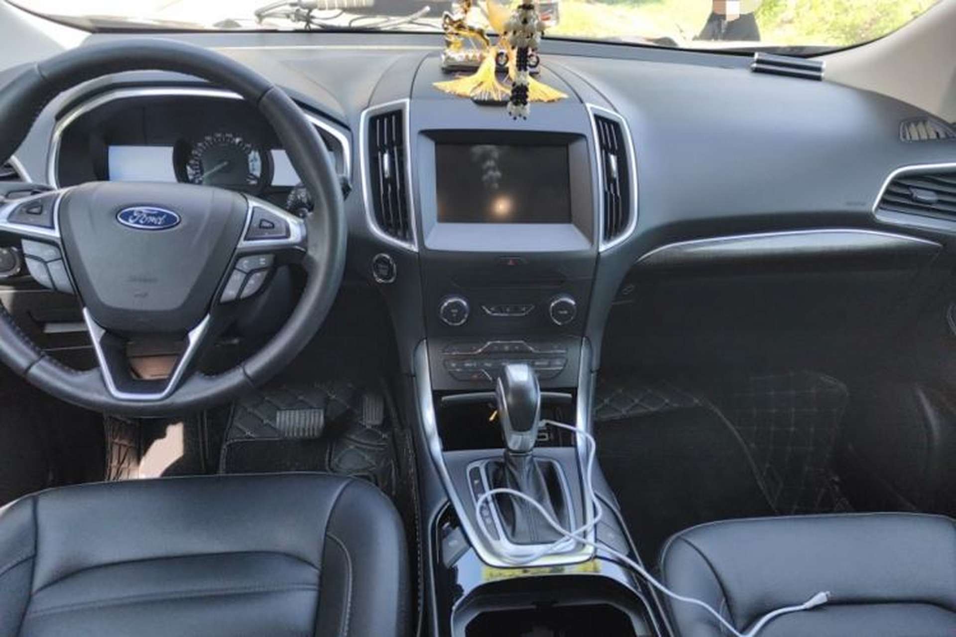 Used Ford Edge 2018 EcoBoost 245 Two-Wheel-Drive Titanium 7-Seater China VI Standard Center Console