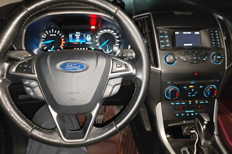 Used Ford Edge 2018 EcoBoost 245 Two-Wheel-Drive Platinum Edition 7-Seater China V Emission Standard Center Console