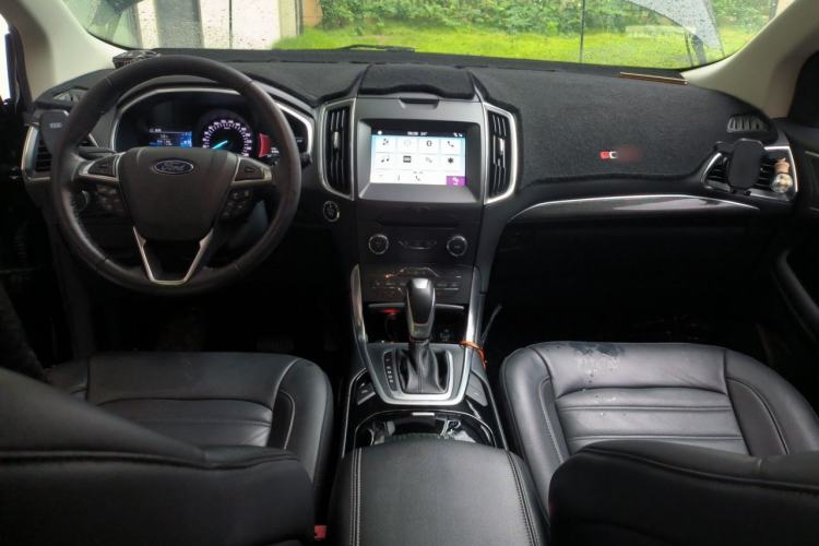 Used Ford Edge 2018 EcoBoost 245 Two-Wheel-Drive Titanium 7-Seater China V Standard Center Console