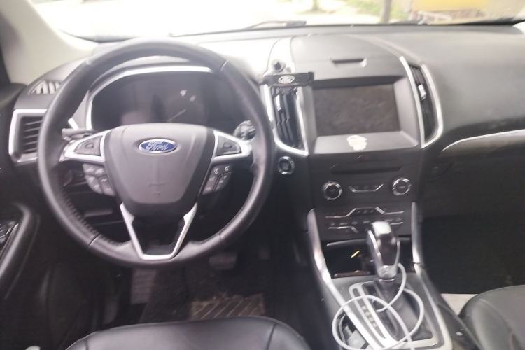 Used Ford Edge 2018 EcoBoost 245 Two-Wheel-Drive Titanium 7-Seater China V Standard Center Console