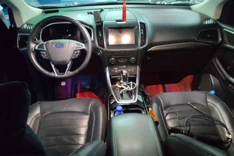 Used Ford Edge 2018 EcoBoost 245 Two-Wheel-Drive Titanium 7-Seater China V Standard Center Console