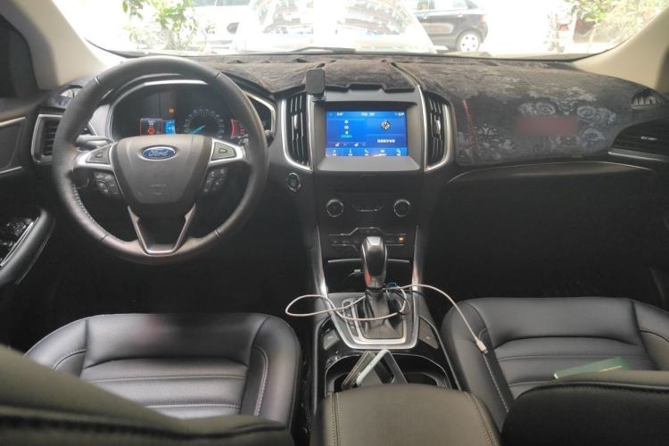 Used Ford Edge 2018 EcoBoost 245 Two-Wheel-Drive Titanium 7-Seater China V Standard Center Console