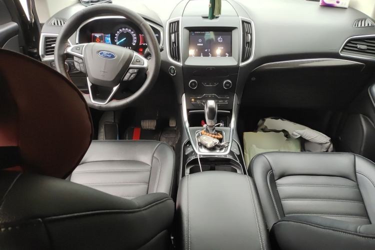 Used Ford Edge 2018 EcoBoost 245 Two-Wheel-Drive Titanium 7-Seater China V Standard Center Console