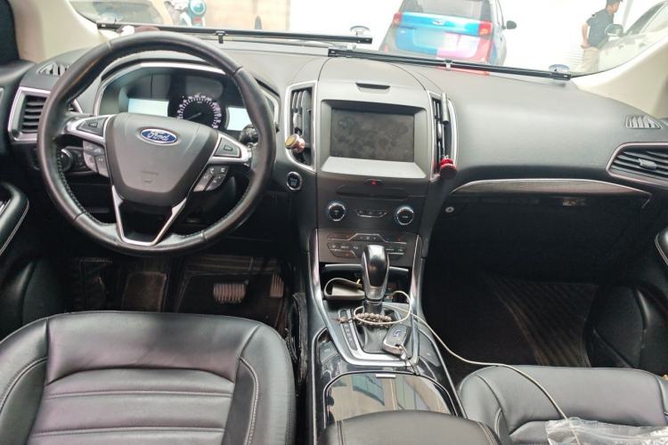 Used Ford Edge 2018 EcoBoost 245 Two-Wheel-Drive Titanium 7-Seater China V Standard Center Console