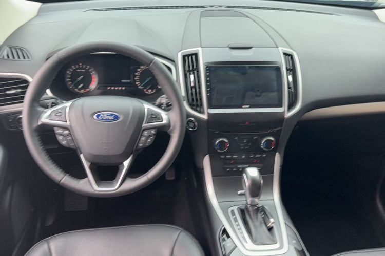 Used Ford Edge 2018 EcoBoost 245 Two-Wheel-Drive Platinum Edition 7-Seater China V Emission Standard Center Console