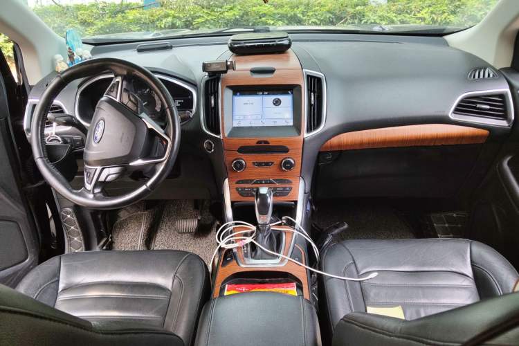 Used Ford Edge 2018 EcoBoost 245 Two-Wheel-Drive Titanium 7-Seater China V Standard Center Console