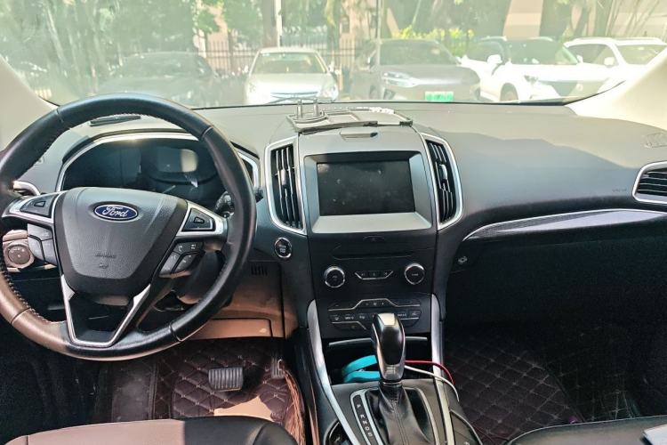 Used Ford Edge 2018 EcoBoost 245 Two-Wheel-Drive Titanium 7-Seater China V Standard Center Console