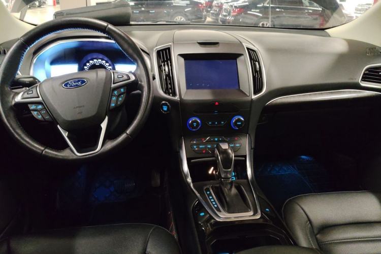Used Ford Edge 2018 EcoBoost 245 Two-Wheel-Drive Titanium 7-Seater China V Standard Center Console