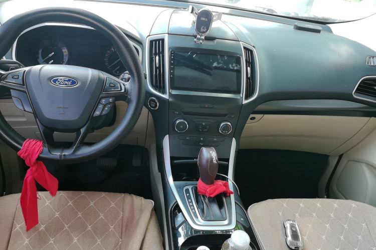 Used Ford Edge 2018 EcoBoost 245 Two-Wheel-Drive Titanium 5-Seater China V Standard Center Console
