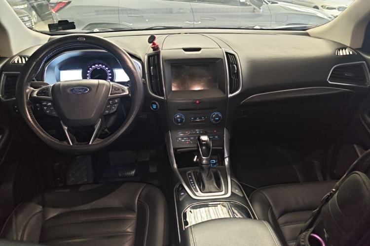 Used Ford Edge 2018 EcoBoost 245 Two-Wheel-Drive Titanium 7-Seater China V Standard Center Console