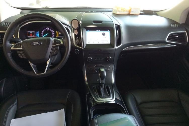 Used Ford Edge 2018 EcoBoost 245 Two-Wheel-Drive Titanium 7-Seater China V Standard Center Console